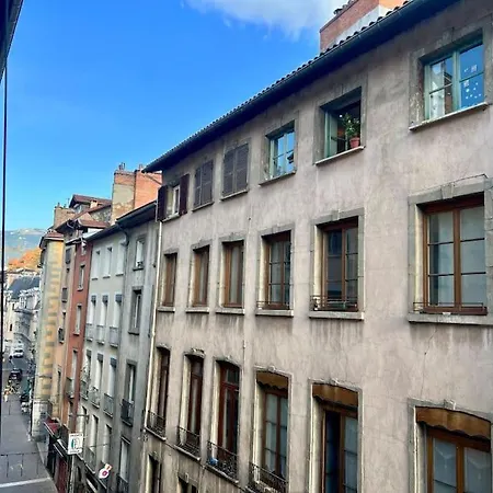 Appartement 2 Pieces Hyper Centre Historique *